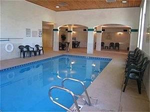Super 8 By Wyndham Airport 2*