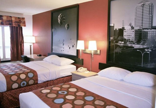 Super 8 By Wyndham Airport 2*
